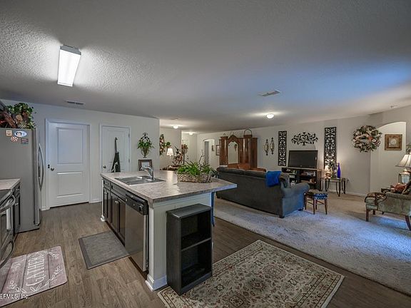 3rd image of 9861 Marine Ct