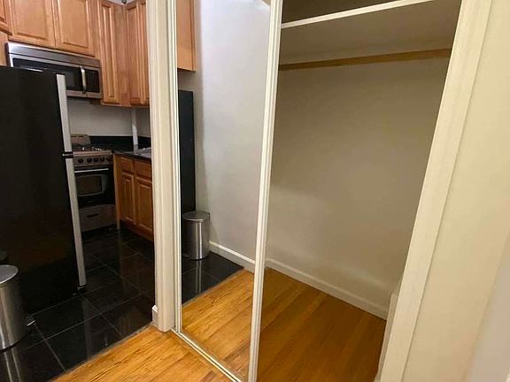 5th image of 331 E 14th St APT 6A