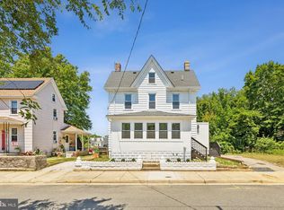25 W Harmony St, Penns Grove, NJ 08069