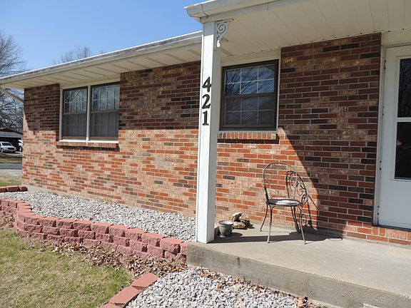 5th image of 421 NW Park Ln