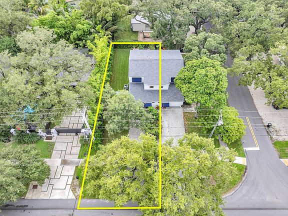 5th image of 3223 SW 15th Avenue