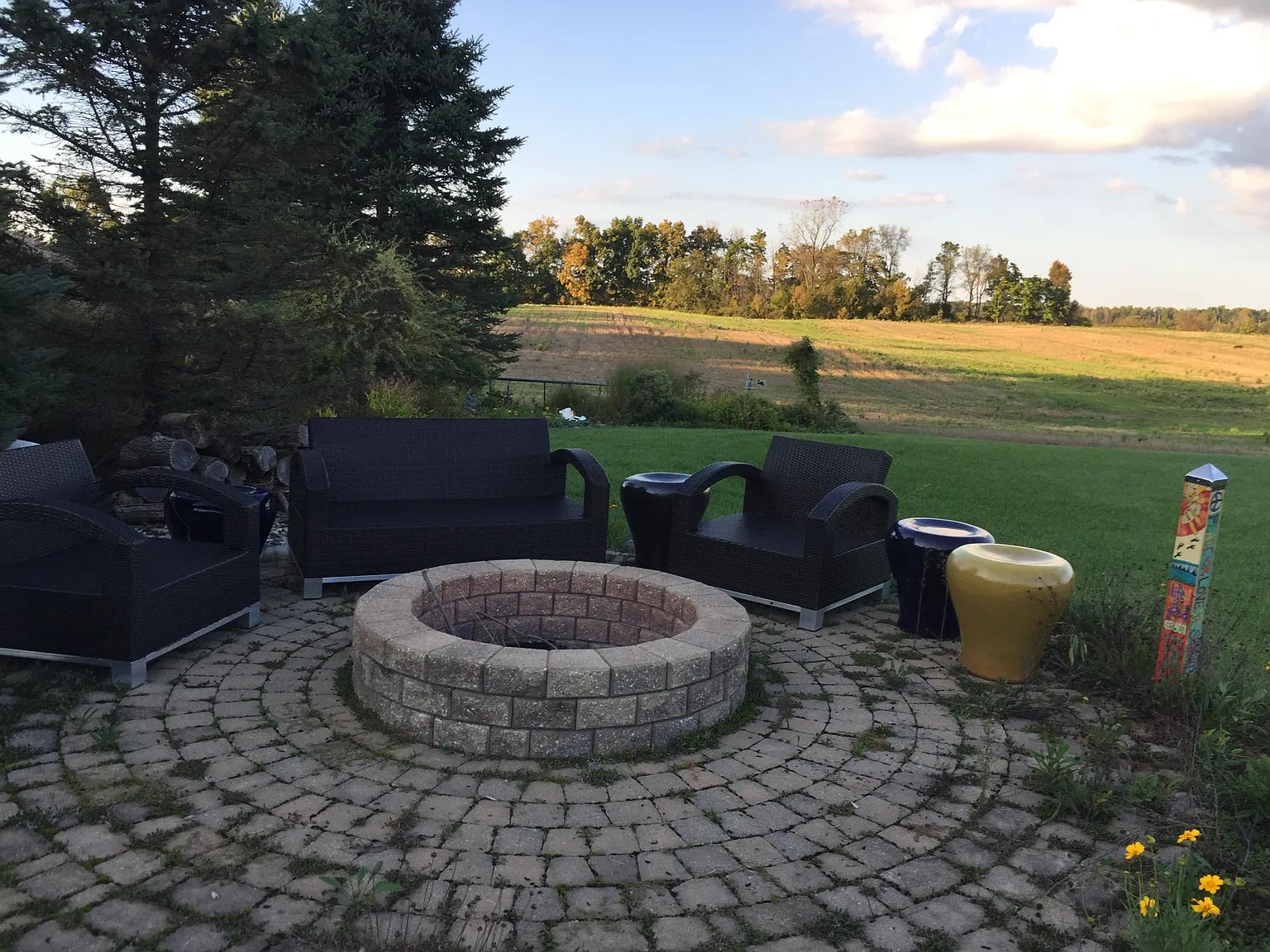 3 bed, 3600 sqft, $2,400 — Photo 4