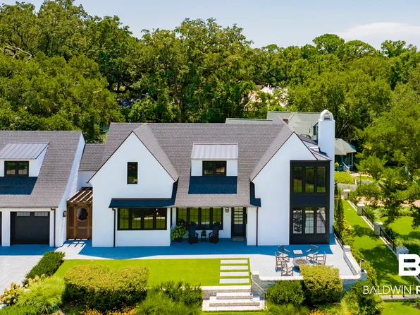 114 N Bayview St, Fairhope, AL 36532