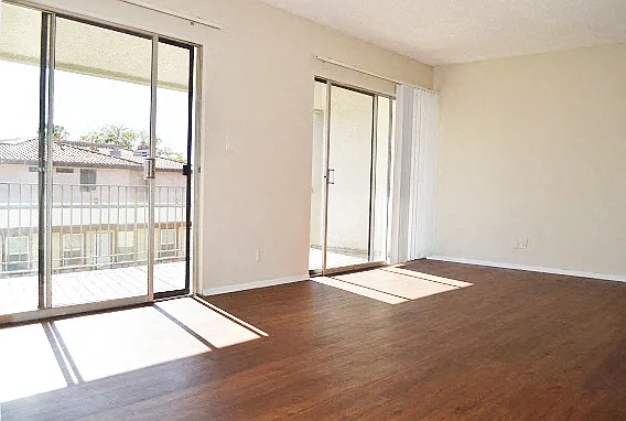 Madison Court Apartments — Photo 16