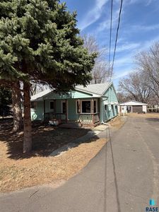 2108 E 30th St N, Sioux Falls, SD, 57104