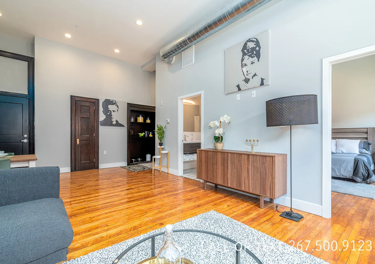 Beautiful historic 1 BR apartment - Off Street Parking Available $125 monthly. — Photo 3
