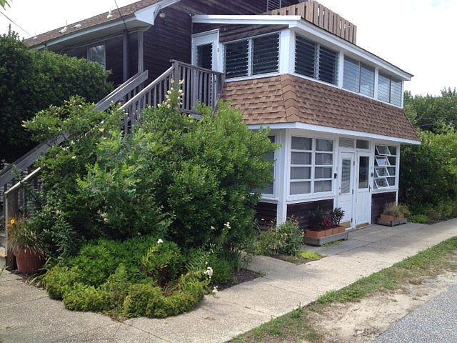1st image of 221 Stites Ave