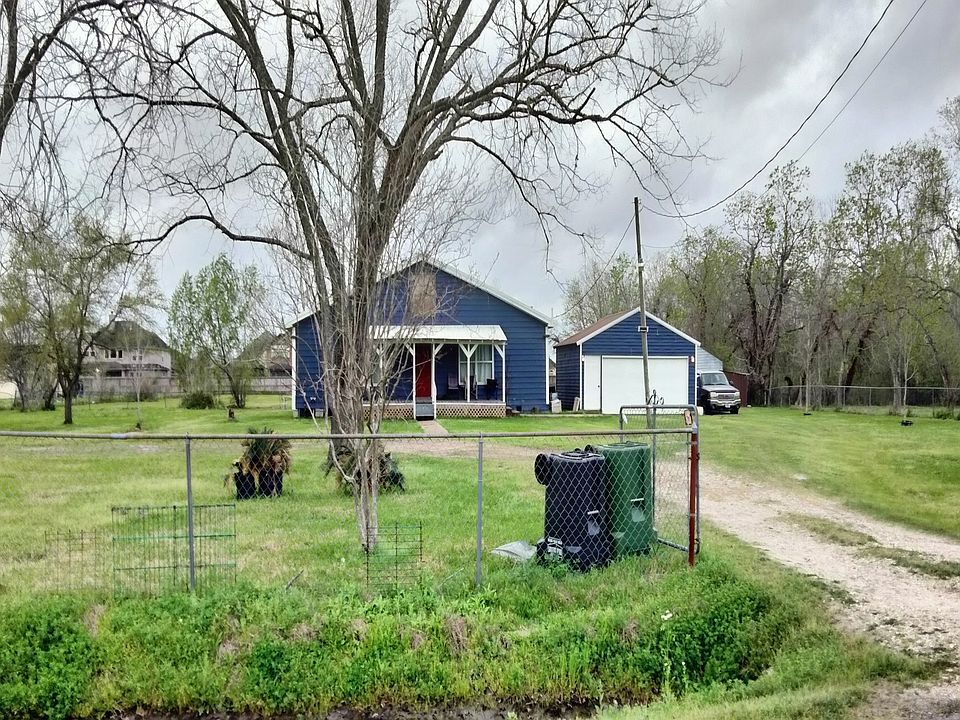 1st image of 3530 Helen Dr