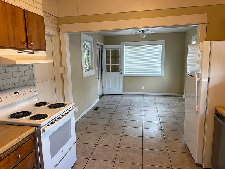 7804 SE Carlton St — Photo 3