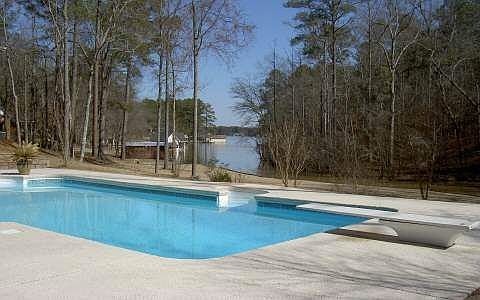 2nd image of 176 Pine Knoll Ln