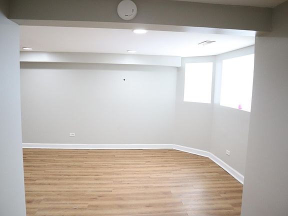 5th image of 725 N Trumbull Ave #G
