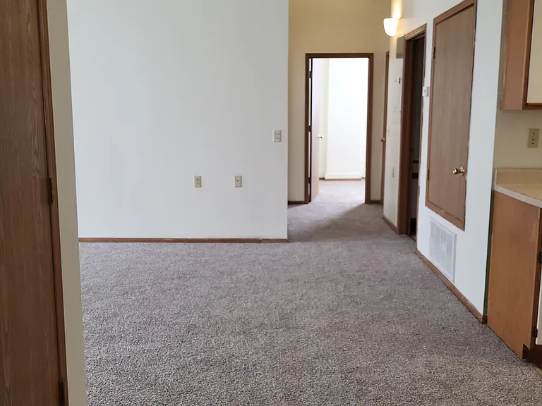 416 Sullivan Ave W #303 — Photo 1