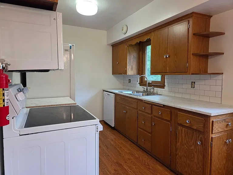 6015 Aspen Rd — Photo 2