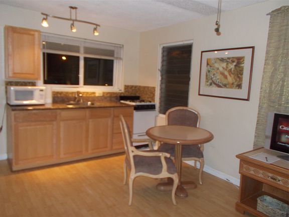 Dining table w/2chairs