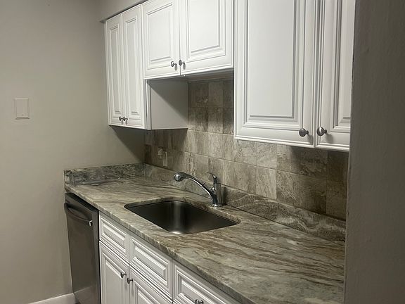 5th image of 2319 W Bristol Ave APT 104