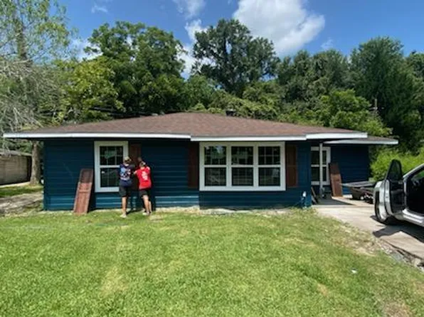 104 Davis St, West Orange, TX 77630