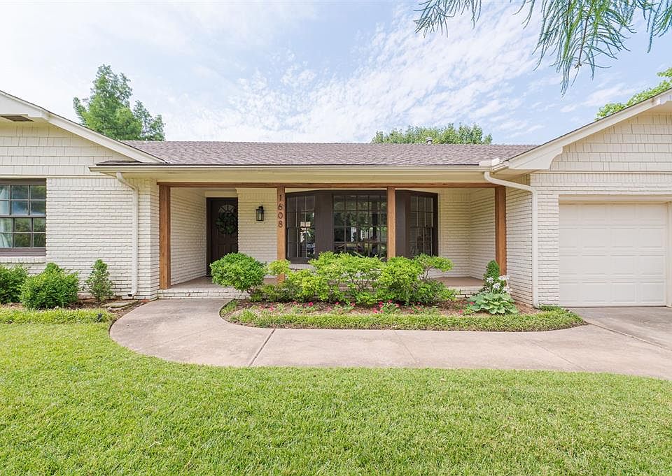 1608 Glenbrook Ter, Nichols Hills, OK 73116 | Zillow