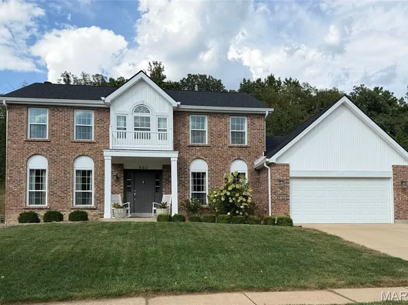 963 San Sebastian Dr, Fenton, MO 63026