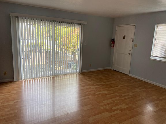 Entrance living room