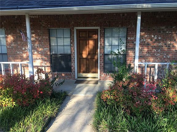 2nd image of 913 Slippery Elm Dr