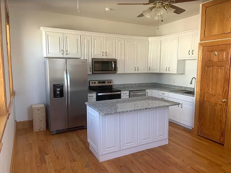 137 W Court St #2 — Photo 3