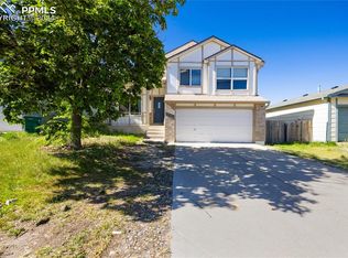 6218 Chantilly Pl, Colorado Springs, CO 80922