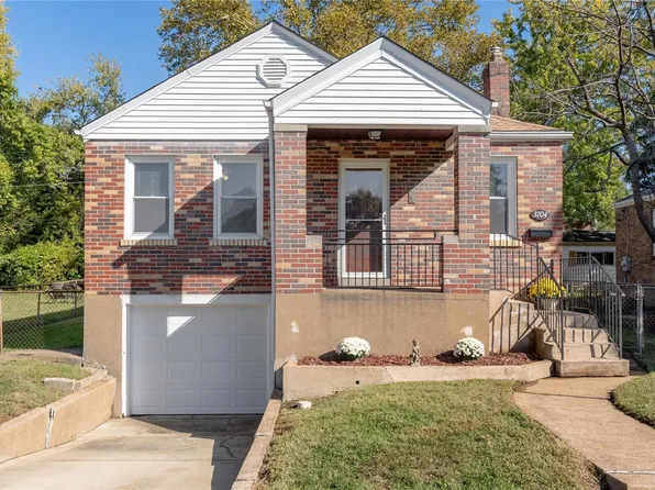 3704 Killarney Ct, Saint Louis, MO 63114