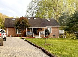 470 Old River Rd, Louisa, KY 41230