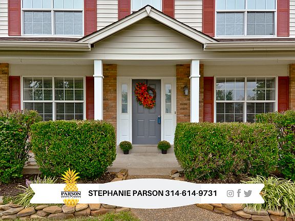 3rd image of 856 Carriage Cove Ct