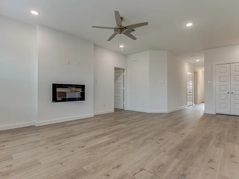 4908 Pebblewood Dr — Photo 23