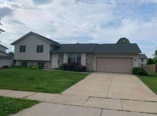 5142 Hazelcrest Dr, Madison, WI 53704