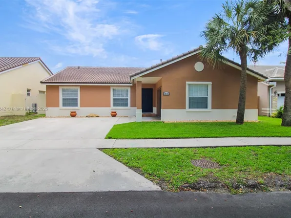 19171 NW 89th Ct, Hialeah, FL 33018