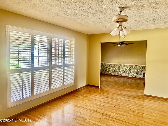 3rd image of 4075 GREENWILLOW Lane W
