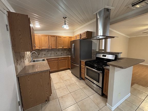 3rd image of 2837 Hocking St