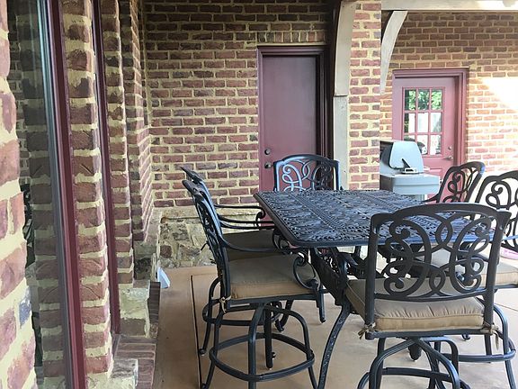 4th image of 2708 W Mission Springs Dr