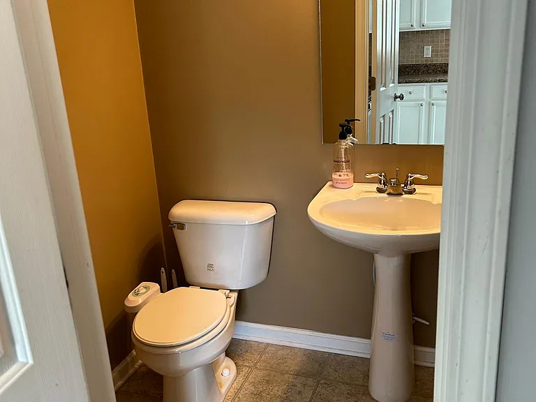 104 Parker Dr — Photo 6