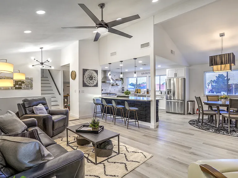 1421 Lucaccini Ln — Photo 9