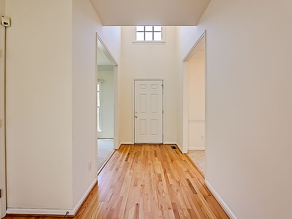 4th image of 4502 Sun Valley Dr