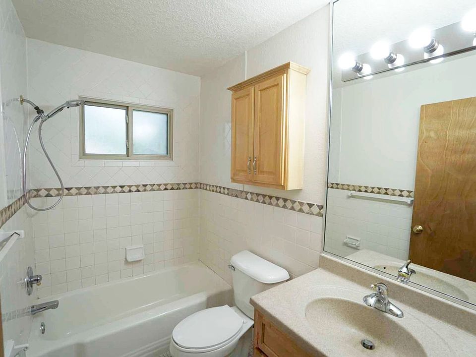 2nd image of 450 75th Ave NE APT 11