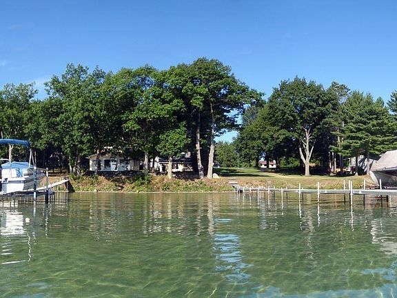 4th image of 3192 W Higgins Lake Dr