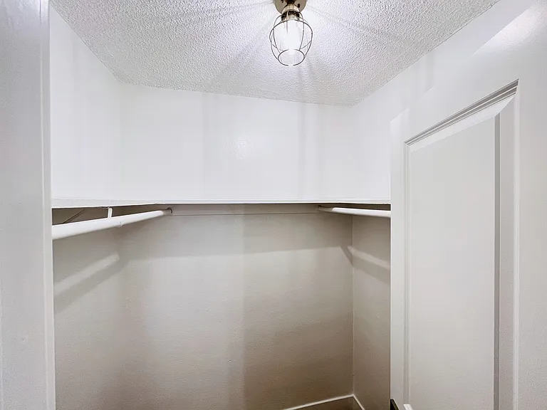 761 Rose Ave #4 — Photo 13