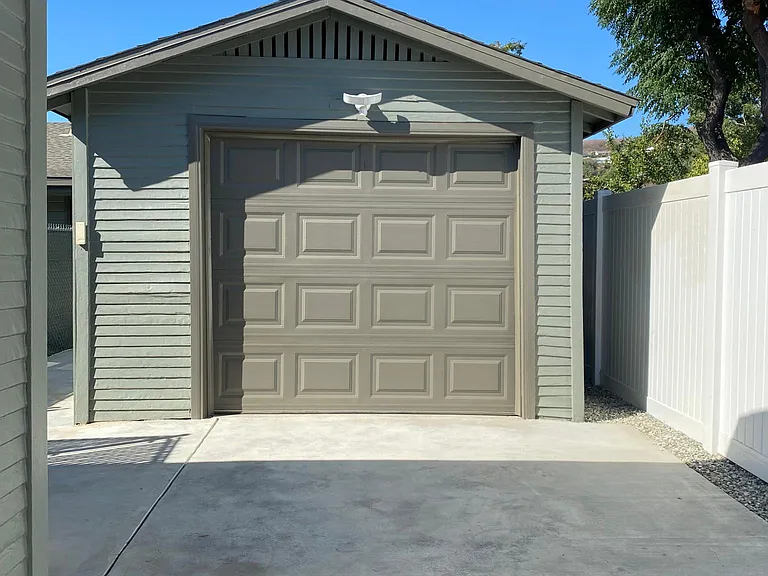 12433 Howard St — Photo 16