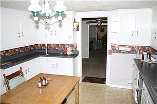 5th image of 431 Sanderson St