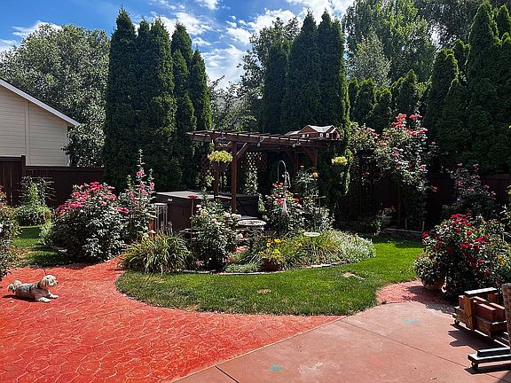 2nd image of 3738 N Hollymount Way