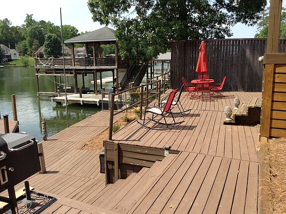 3rd image of 475 Lee Road 346