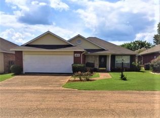 415 Twin Lks N, Clinton, MS 39056