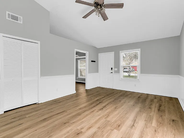 123 Peachtree Dr — Photo 6