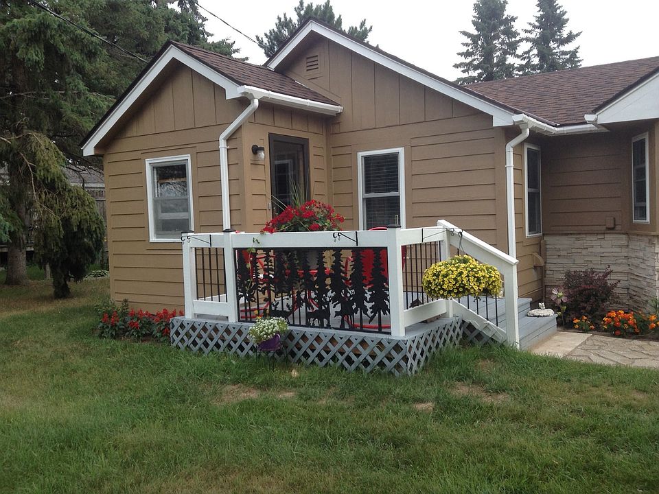 2nd image of 419 1st St SE