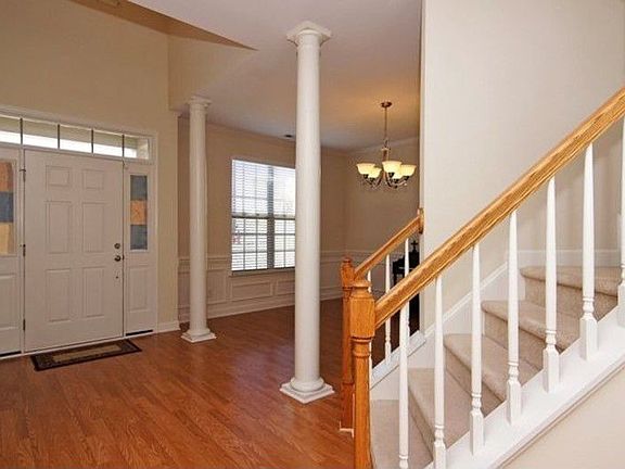 3rd image of 588 Rolling Meadows Dr