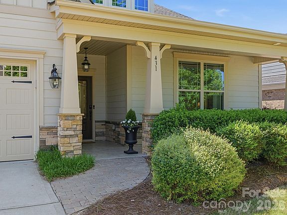 3rd image of 431 Trillium Way #10